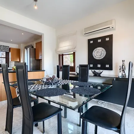 וילה 3 Bedroom Anassa With Private Pool And Gardens, Aphrodite Hills קוקליה