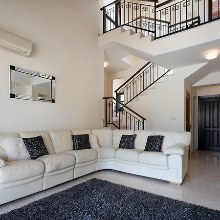 3 Bedroom Anassa With Private Pool And Gardens, Aphrodite Hills * קוקליה