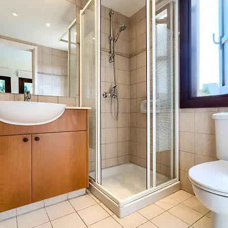וילה 3 Bedroom Anassa With Private Pool And Gardens, Aphrodite Hills