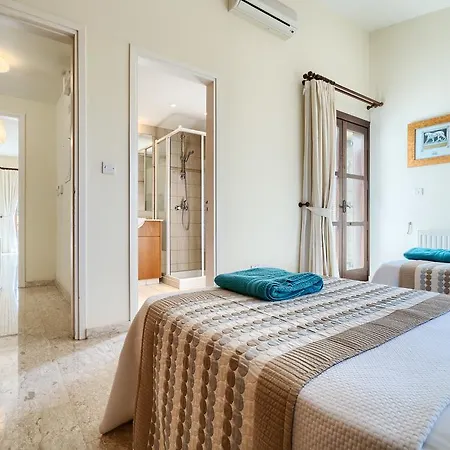 3 Bedroom Anassa With Private Pool And Gardens, Aphrodite Hills וילה *