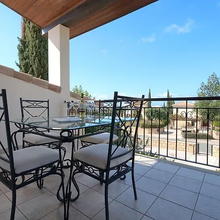 3 Bedroom Anassa With Private Pool And Gardens, Aphrodite Hills וילה קוקליה