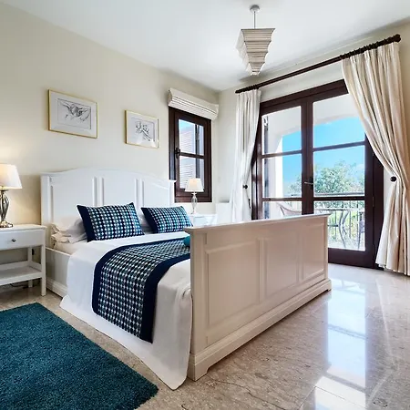 3 Bedroom Anassa With Private Pool And Gardens, Aphrodite Hills * קוקליה