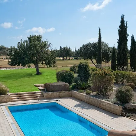 3 Bedroom Anassa With Private Pool And Gardens, Aphrodite Hills וילה