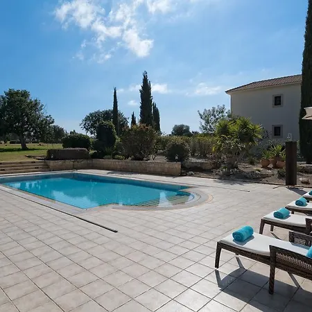 וילה 3 Bedroom Anassa With Private Pool And Gardens, Aphrodite Hills